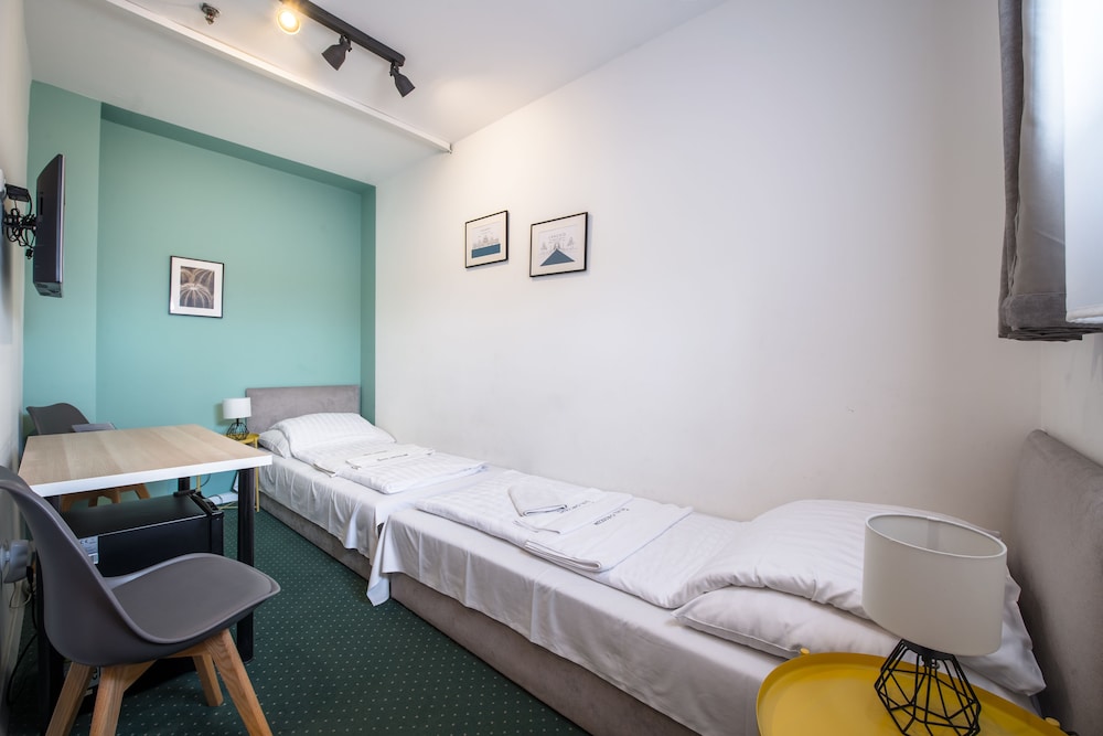 Chesscom Hotel 48/73