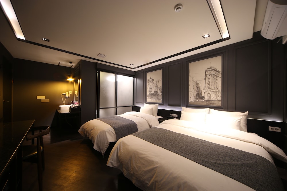 Dublin Hotel 8/38