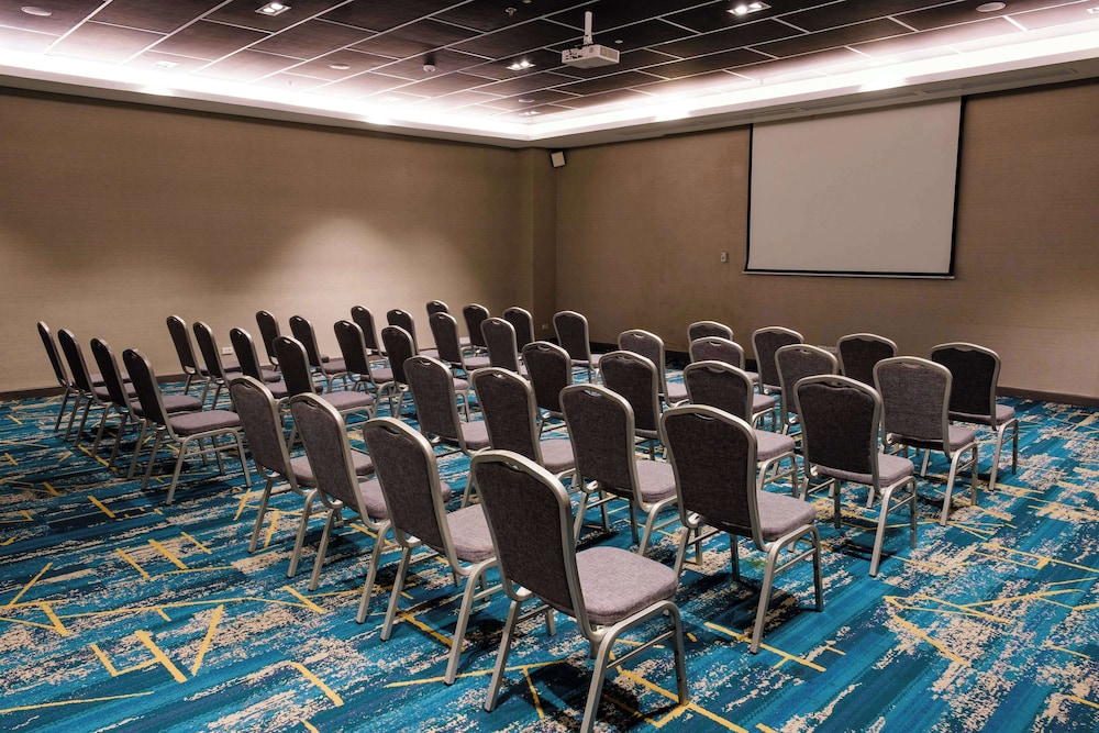 Park Inn By Radisson Bacolod 52/60