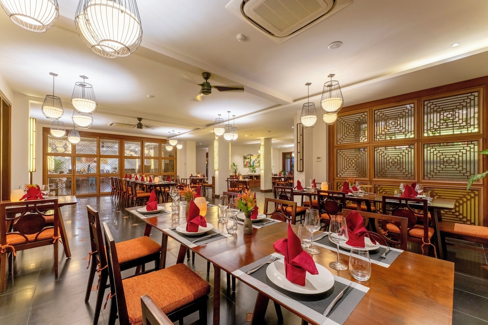 RiverTown Hoi An Resort & Spa 50/65