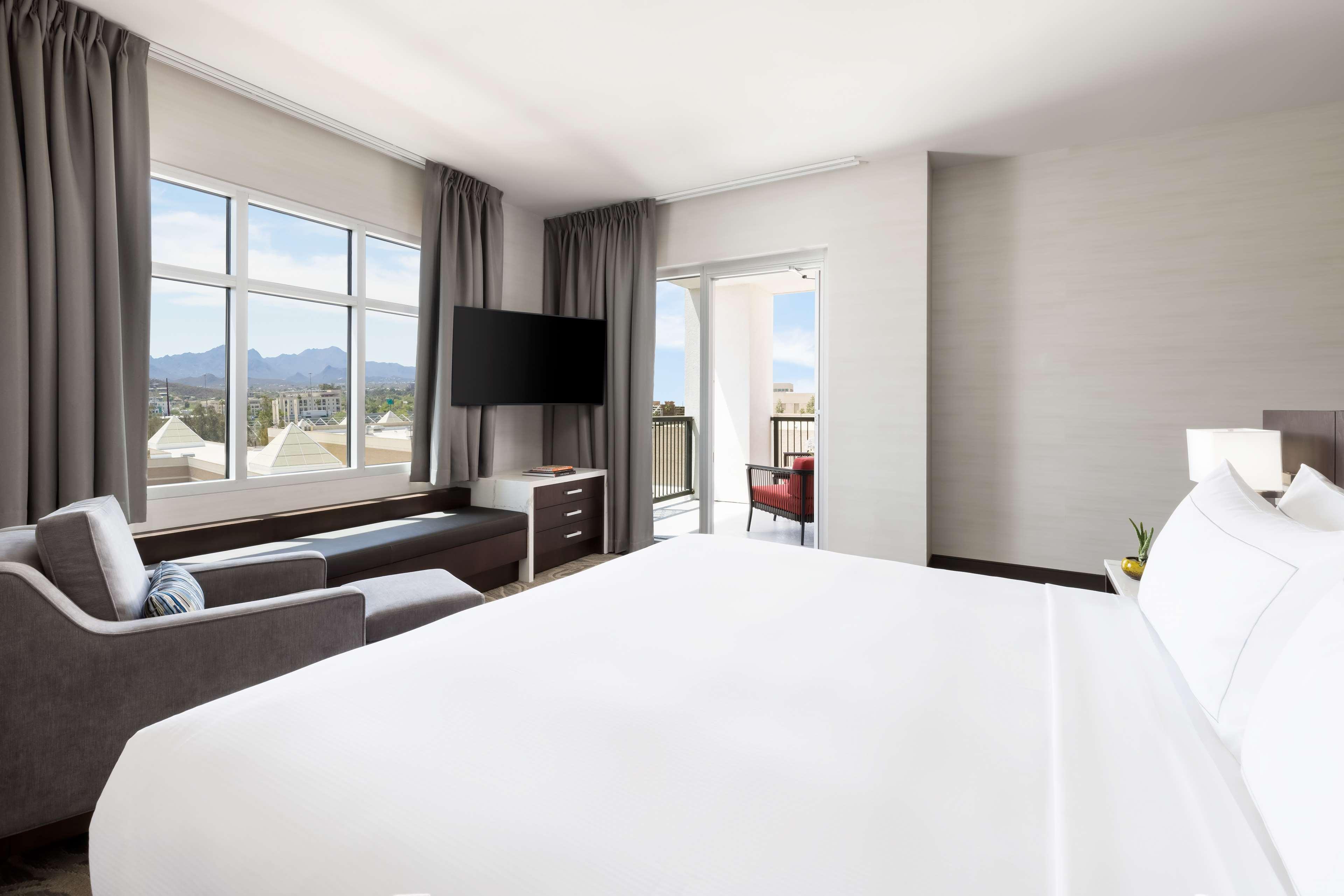 Deluxe, Double Bed