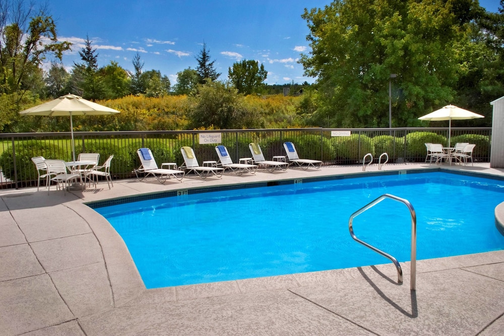 FAIRFIELD INN BY MARRIOTT BURLINGTON WILLISTON 30/40