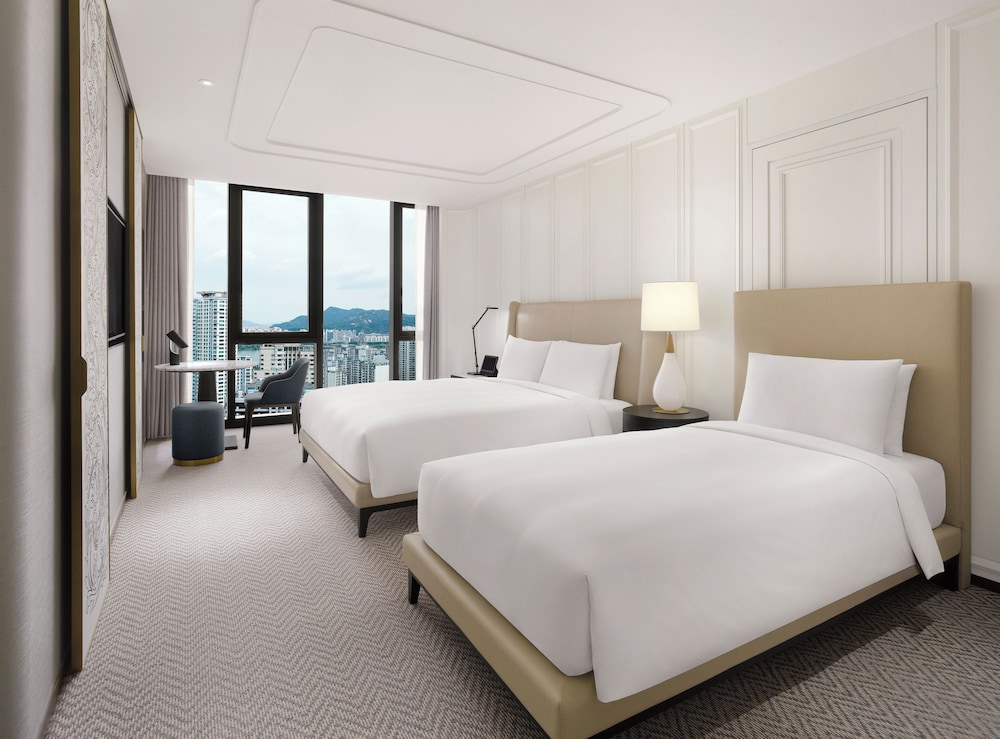 Sofitel Ambassador Seoul Hotel and Serviced Residences 25/71