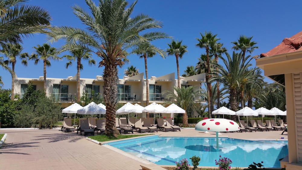 Oscar Resort 49/50