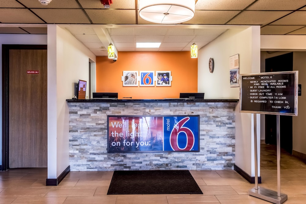 Motel6 Springfield, OH 7/60