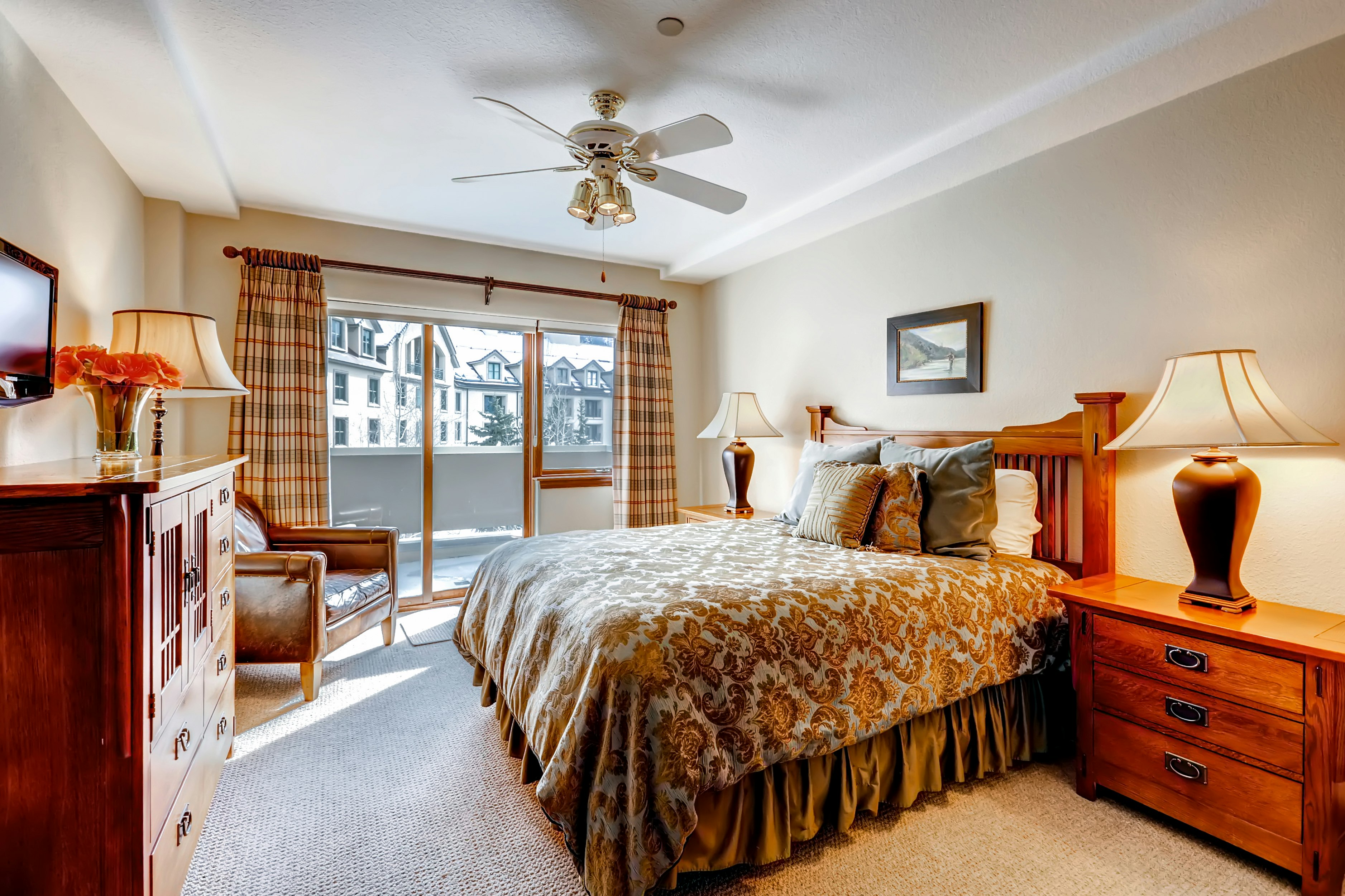4 Bedrooms, Condominium