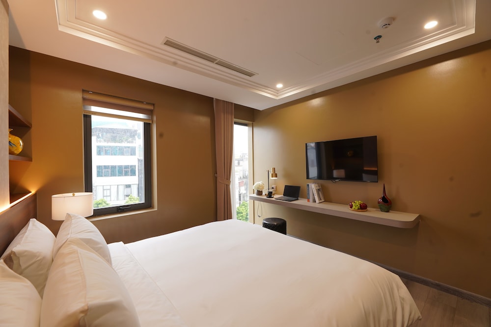 EXECUTIVE, CITY VIEW