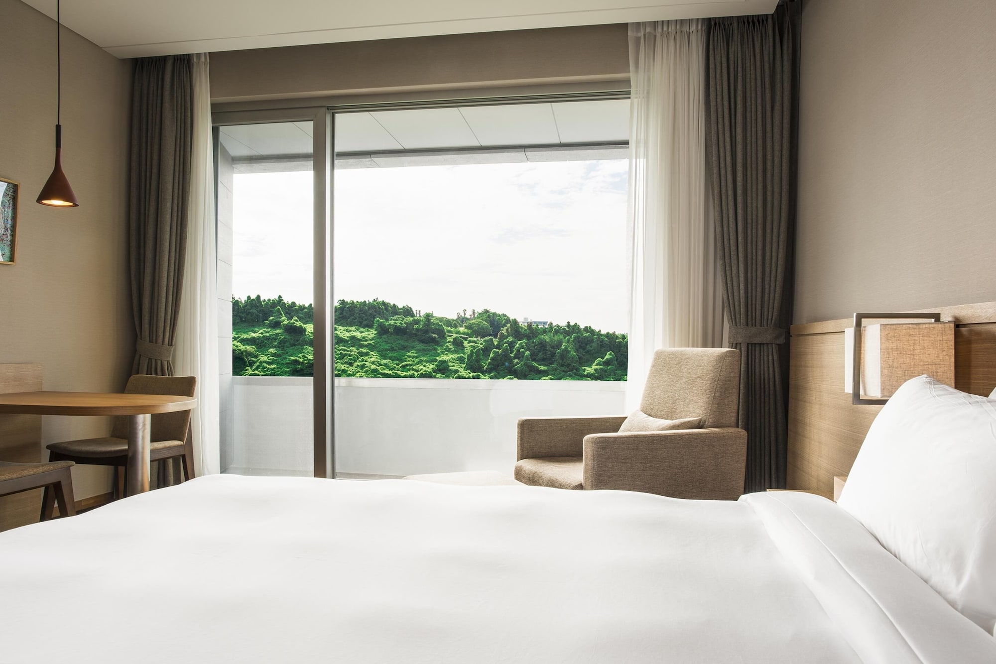 DELUXE, DOUBLE BED, CLIFF VIEW