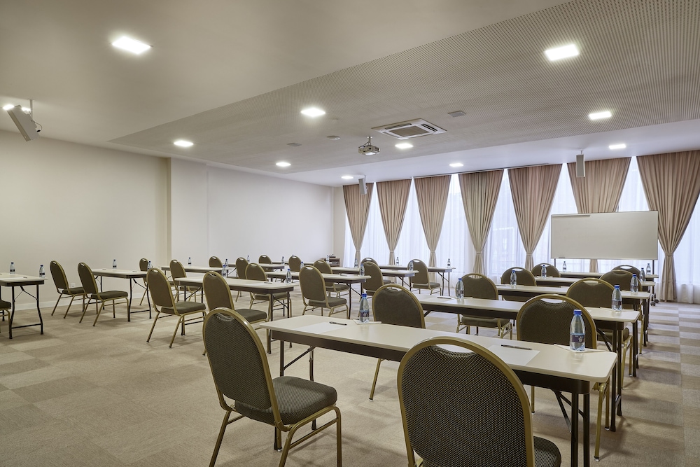 Lefel Hotel 40/46