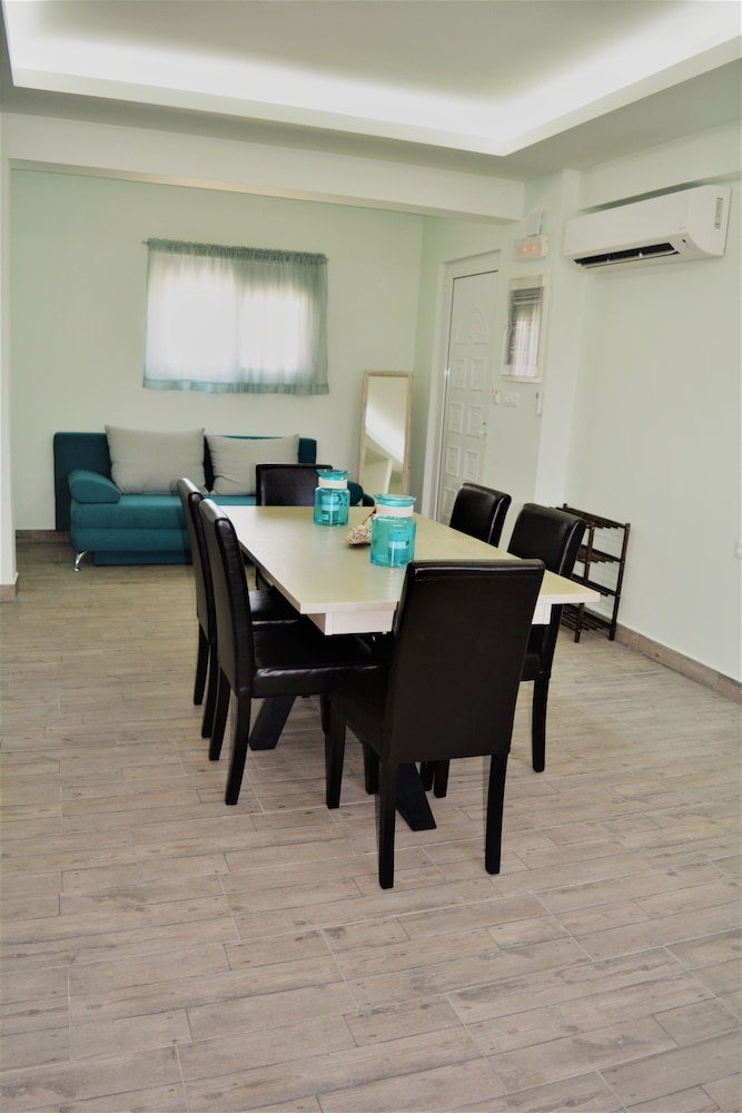 Anelia Boutique Studios And Apartments 37/50