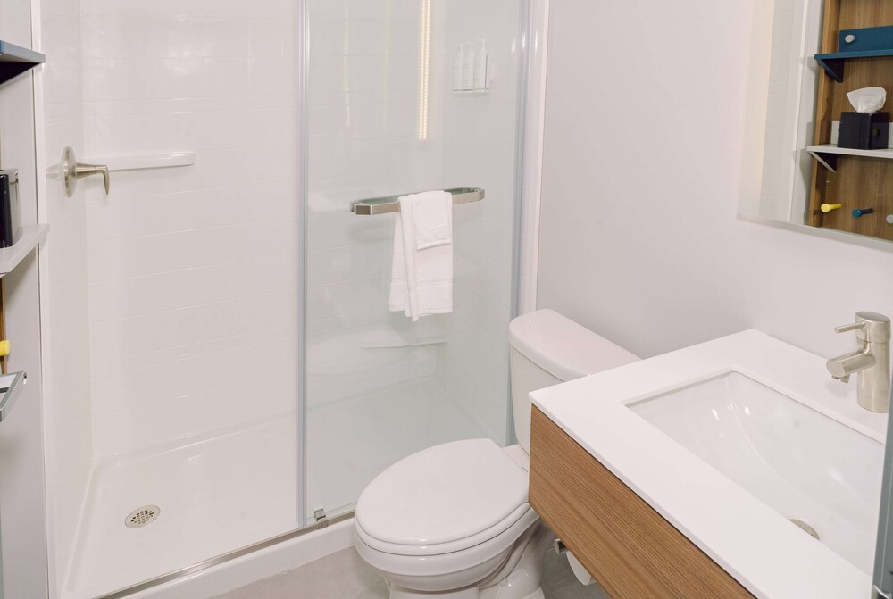 Microtel Inn and Suites by Wyndham Macedon 22/25