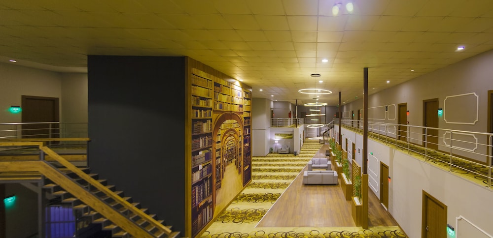 Privado Hotels 4/50