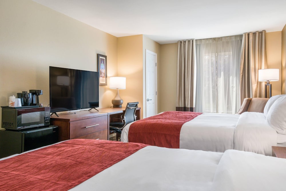 Room, 2 Queen Beds, Ground Floor