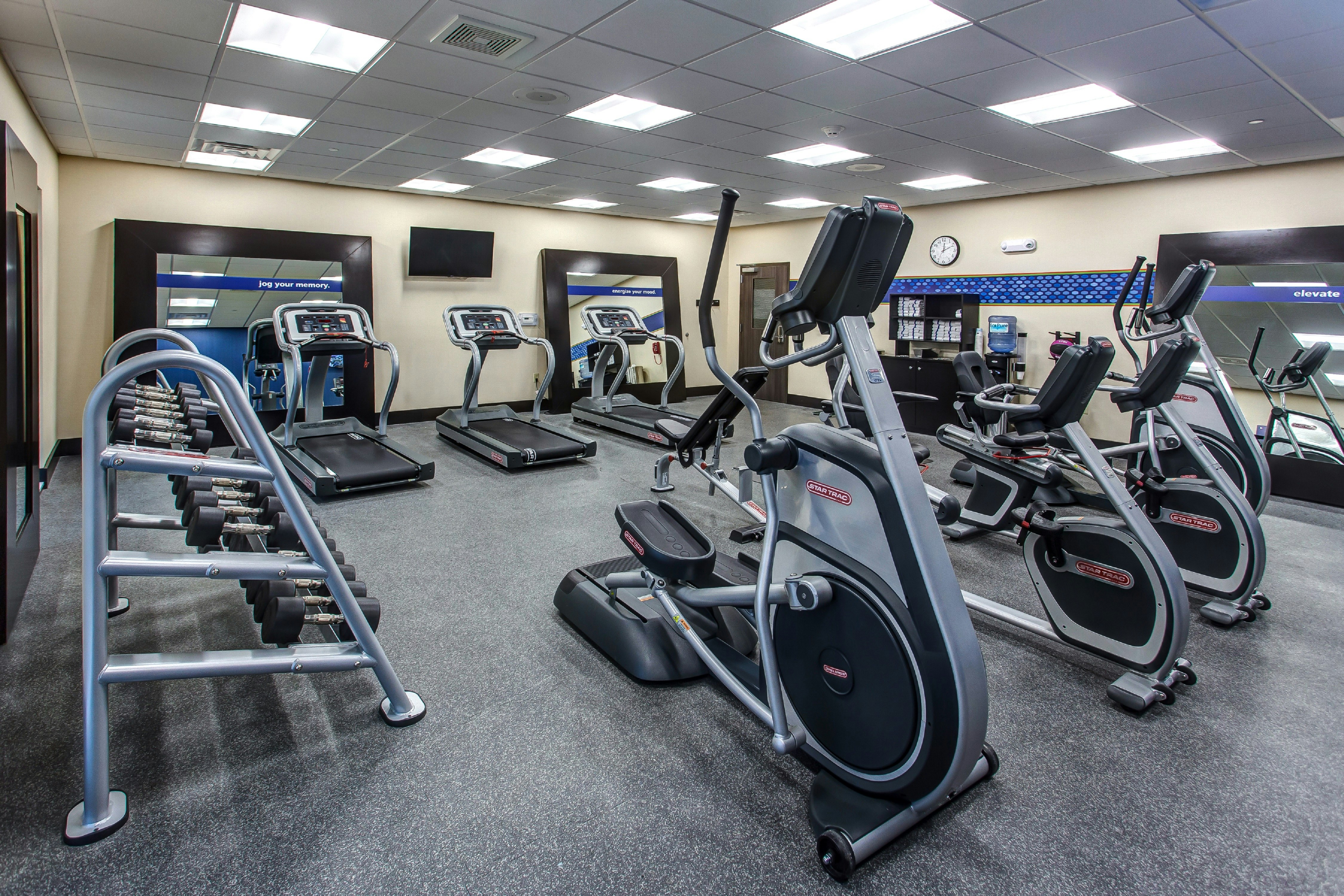 Hampton Inn Suites Wichita Airport Ks 20/35