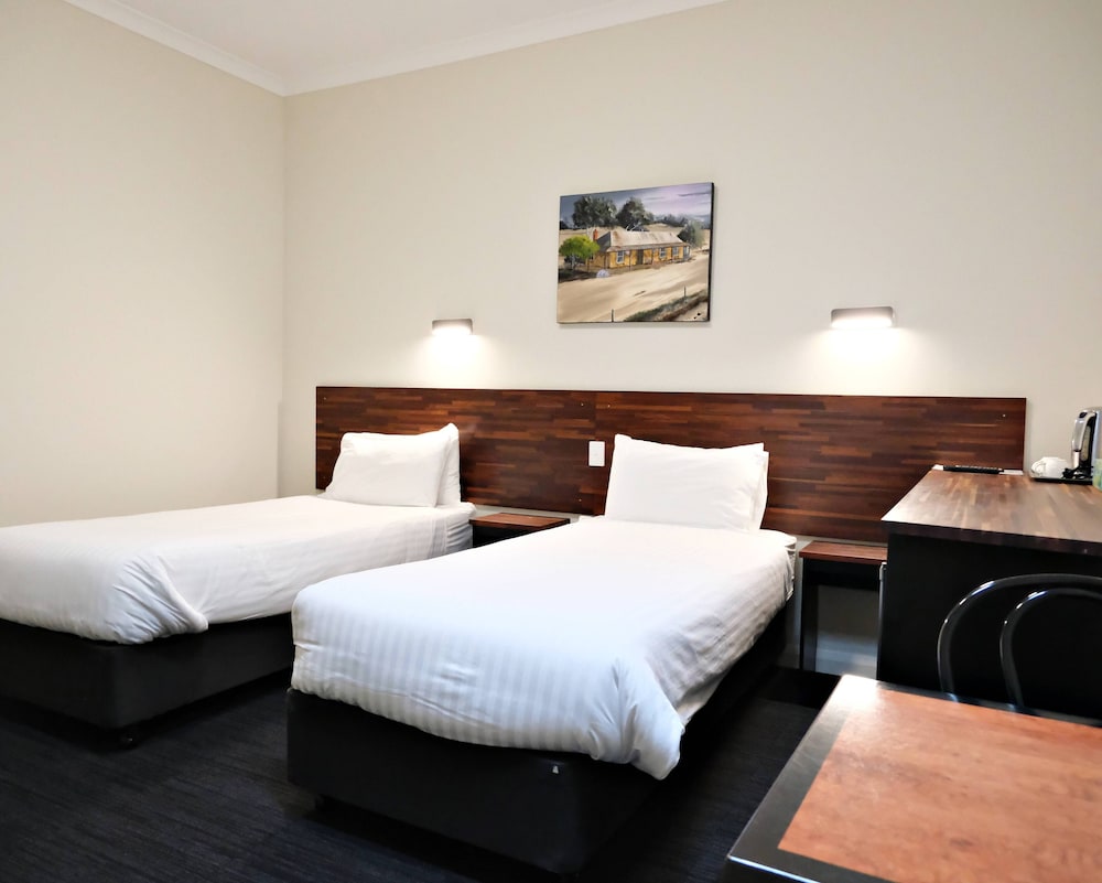 Gallery Hotel 48/71