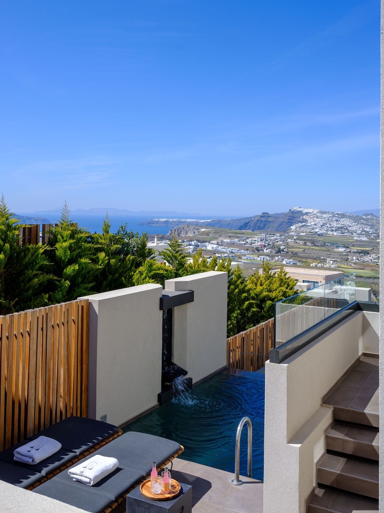 Apikia Santorini Suites - Adults Only 67/85