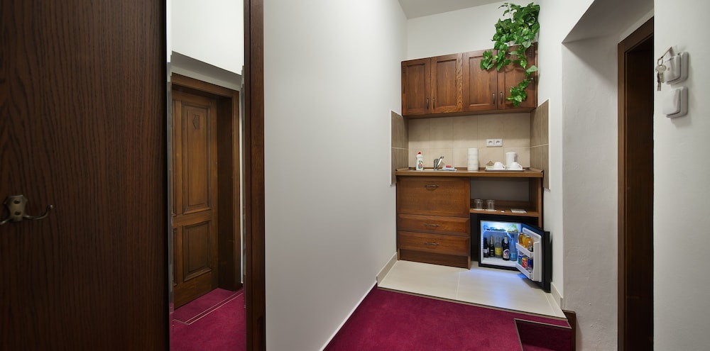 Brioni Boutique Hotel 9/75