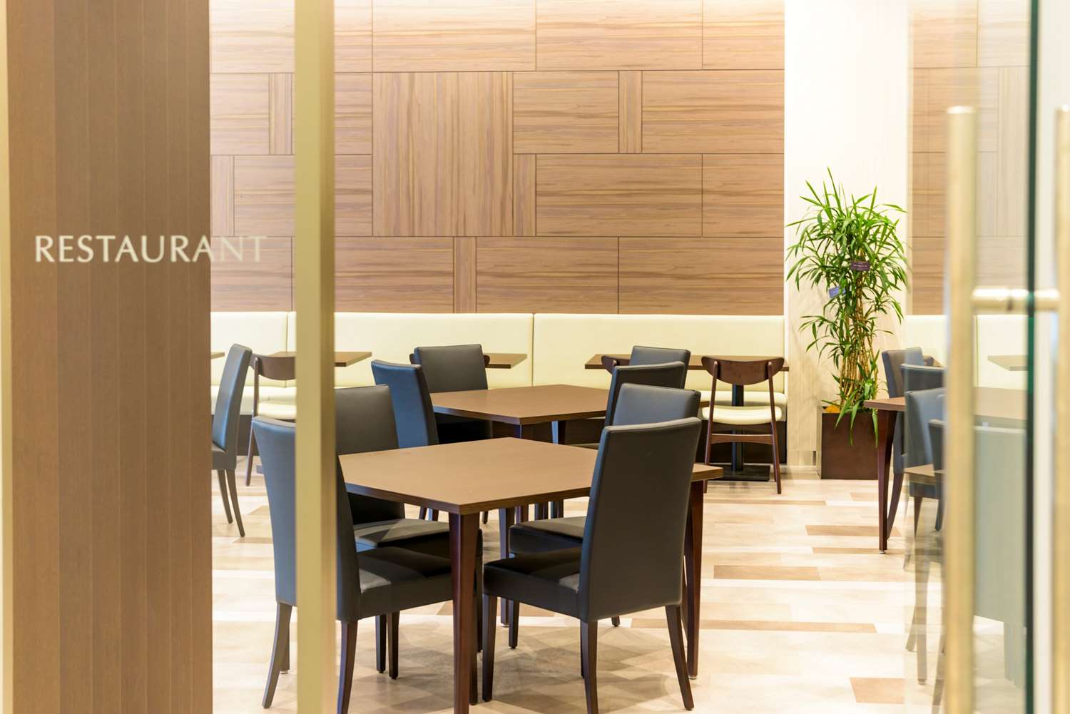 Best Western Plus Hotel Fino Chitose 37/38