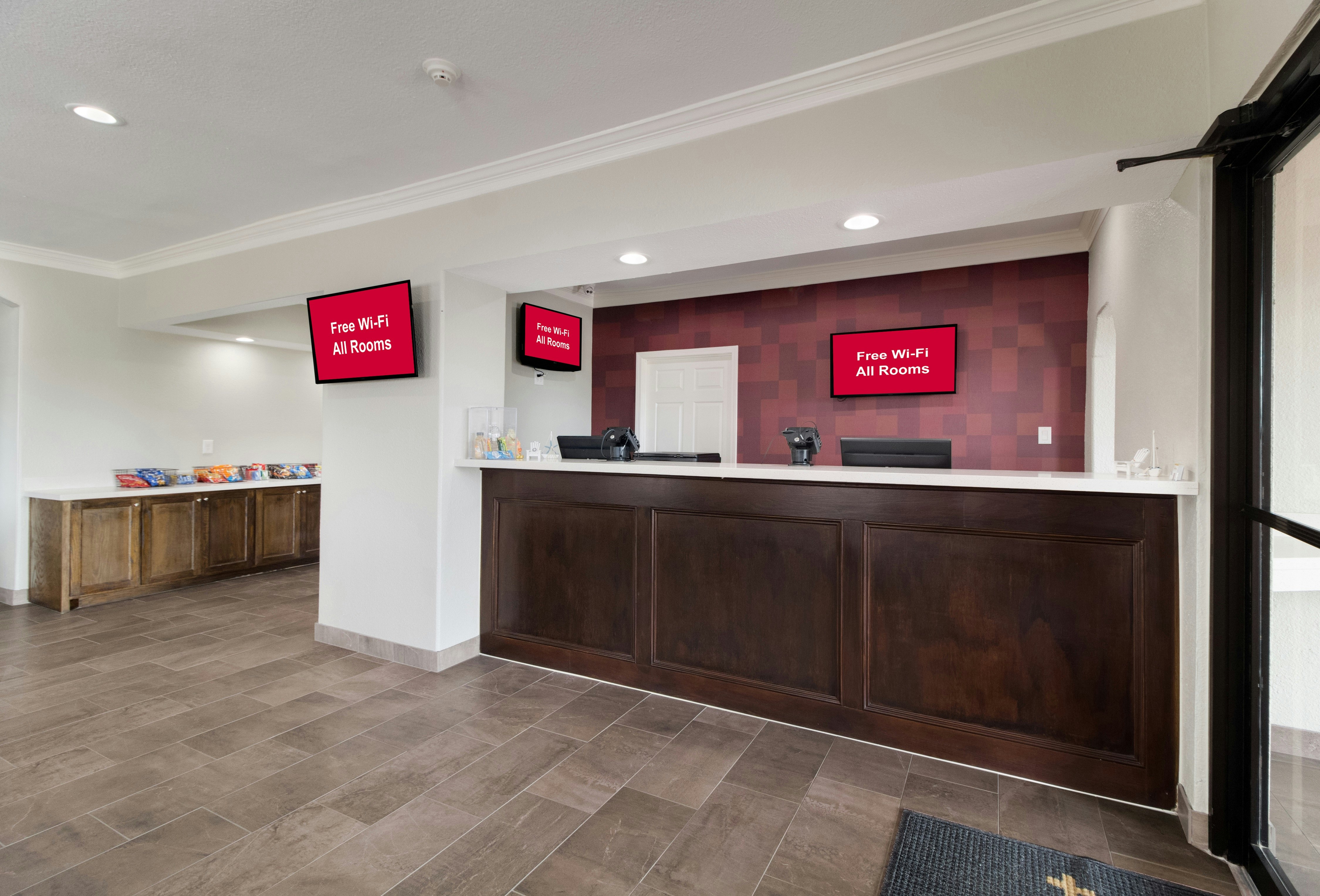 Red Roof PLUS Galveston Beachfront 13/42