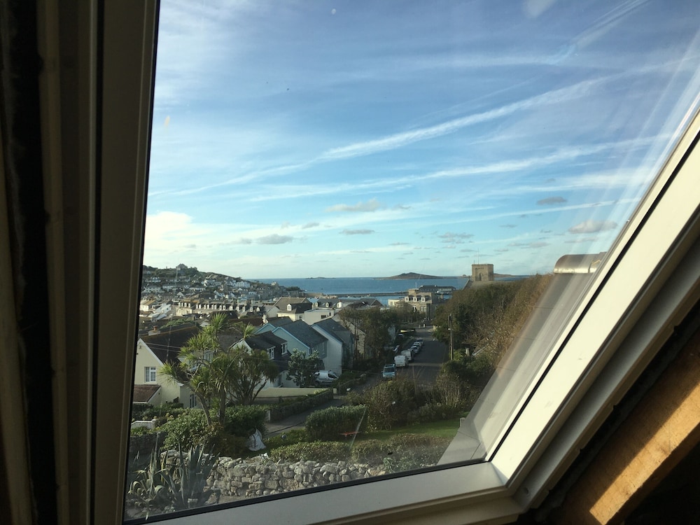 Appletree Court House 22/25