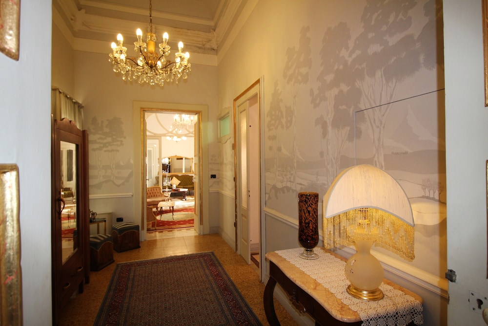 Palazzo De Castro 47/78