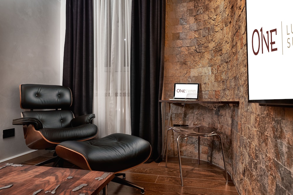 One Luxury Suites 63/72