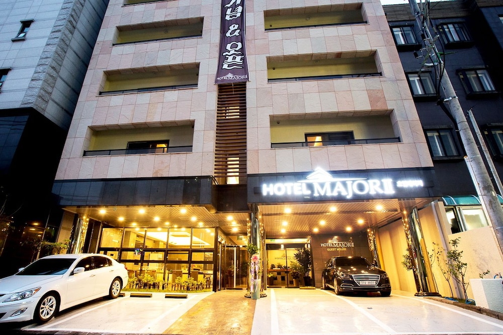 Hotel Major 2 3/51