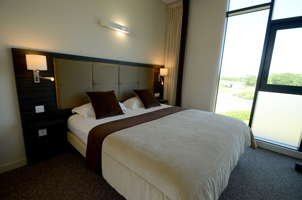 Suite, King Bed, Sauna