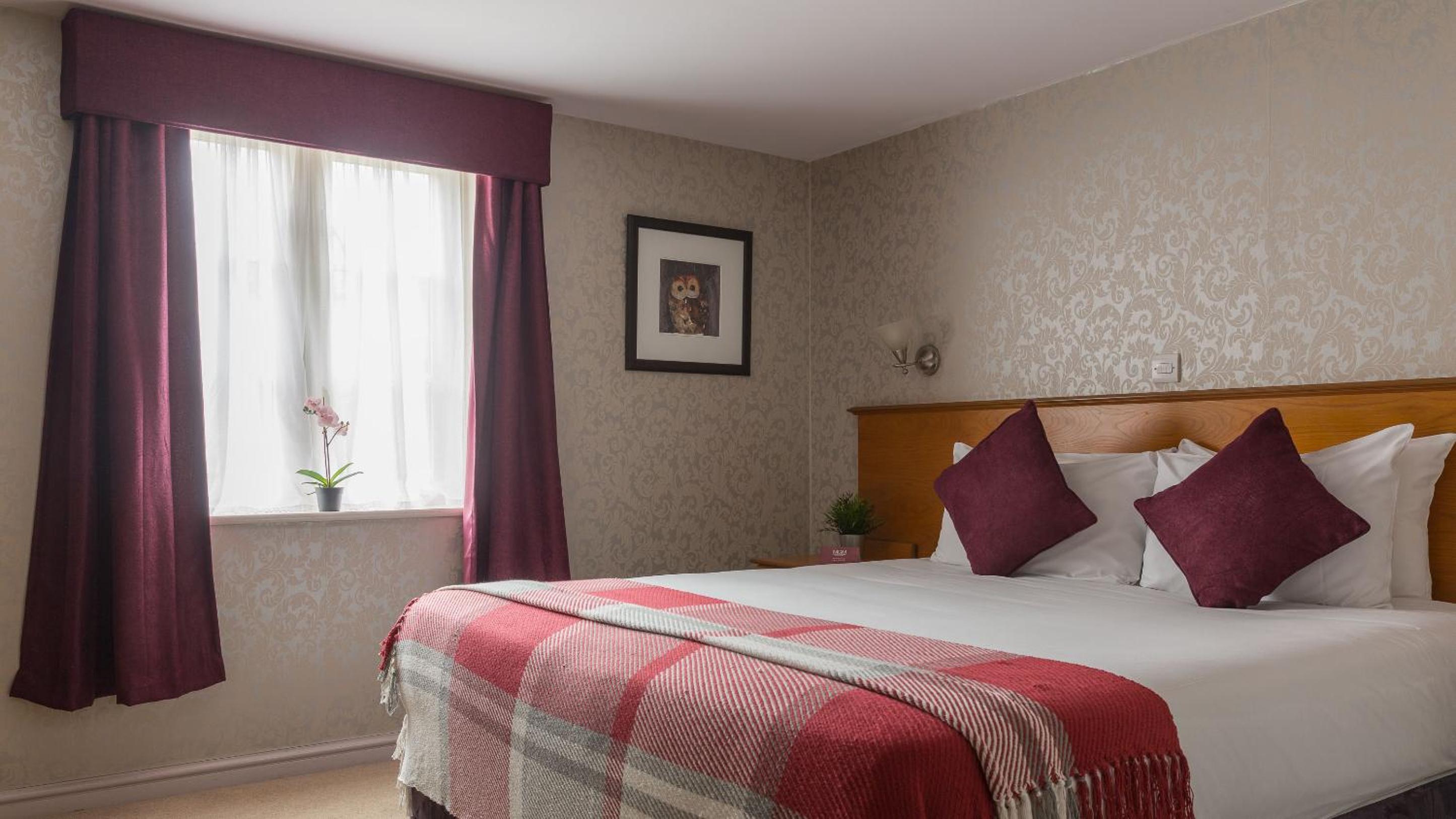 Executive, Double or Twin Bed