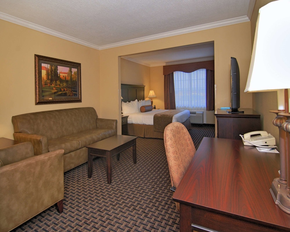 Best Western Plus Southpark Inn & Suites 26/39
