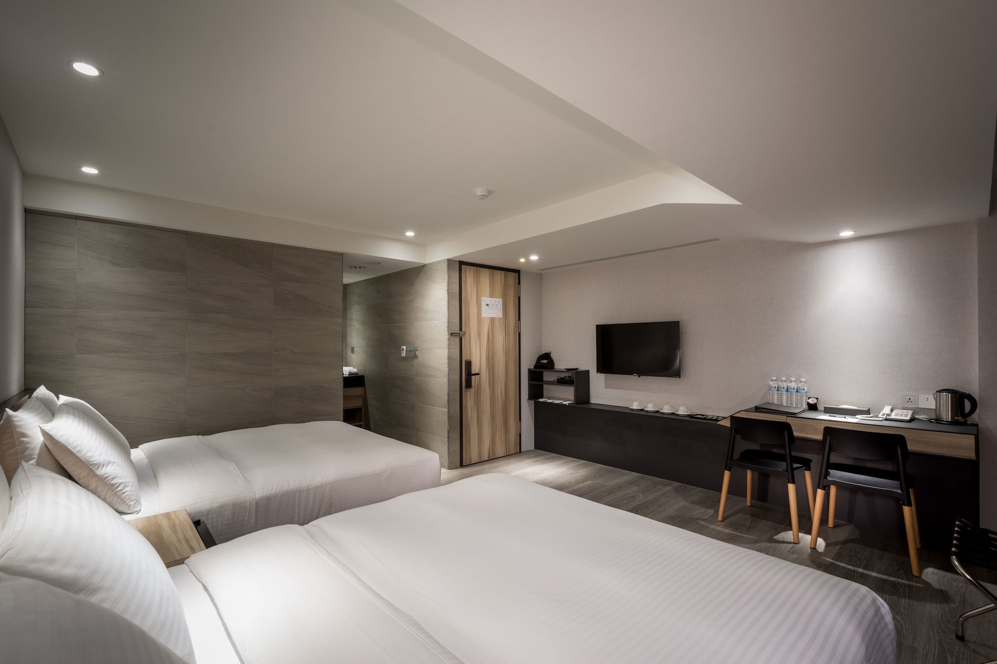 FAMILY, QUADRUPLE, 2 DOUBLE BEDS