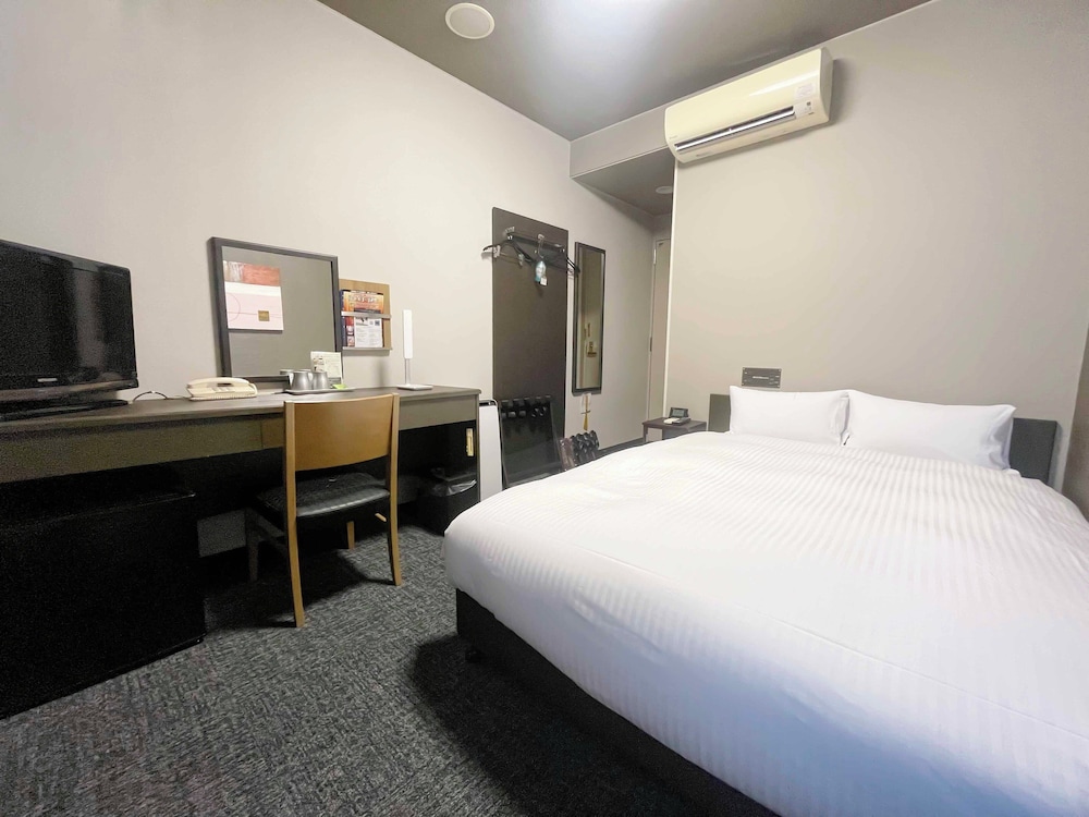 ROOM, DOUBLE BED, SMOKING