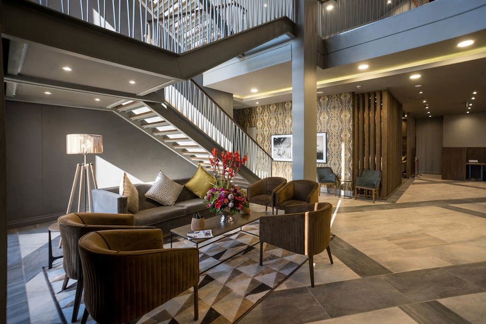Mayfair Hotel 25/47