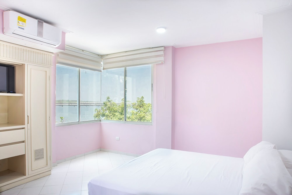 Family, Town House, 6 Double Beds