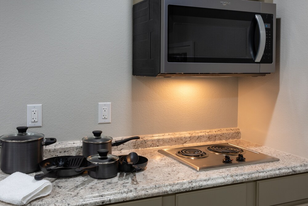 Budget Inn & Suites 41/56