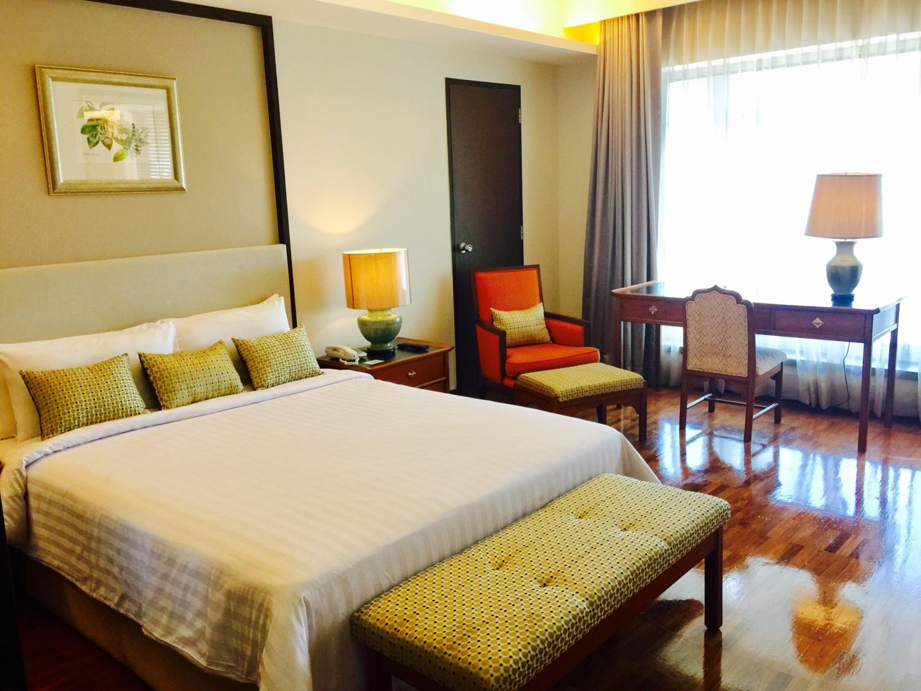 Residential, Suite, 3 Queen Beds، Indra Regent Hotel 4/6