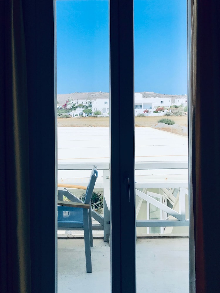 Thera Mare Resort 48/56