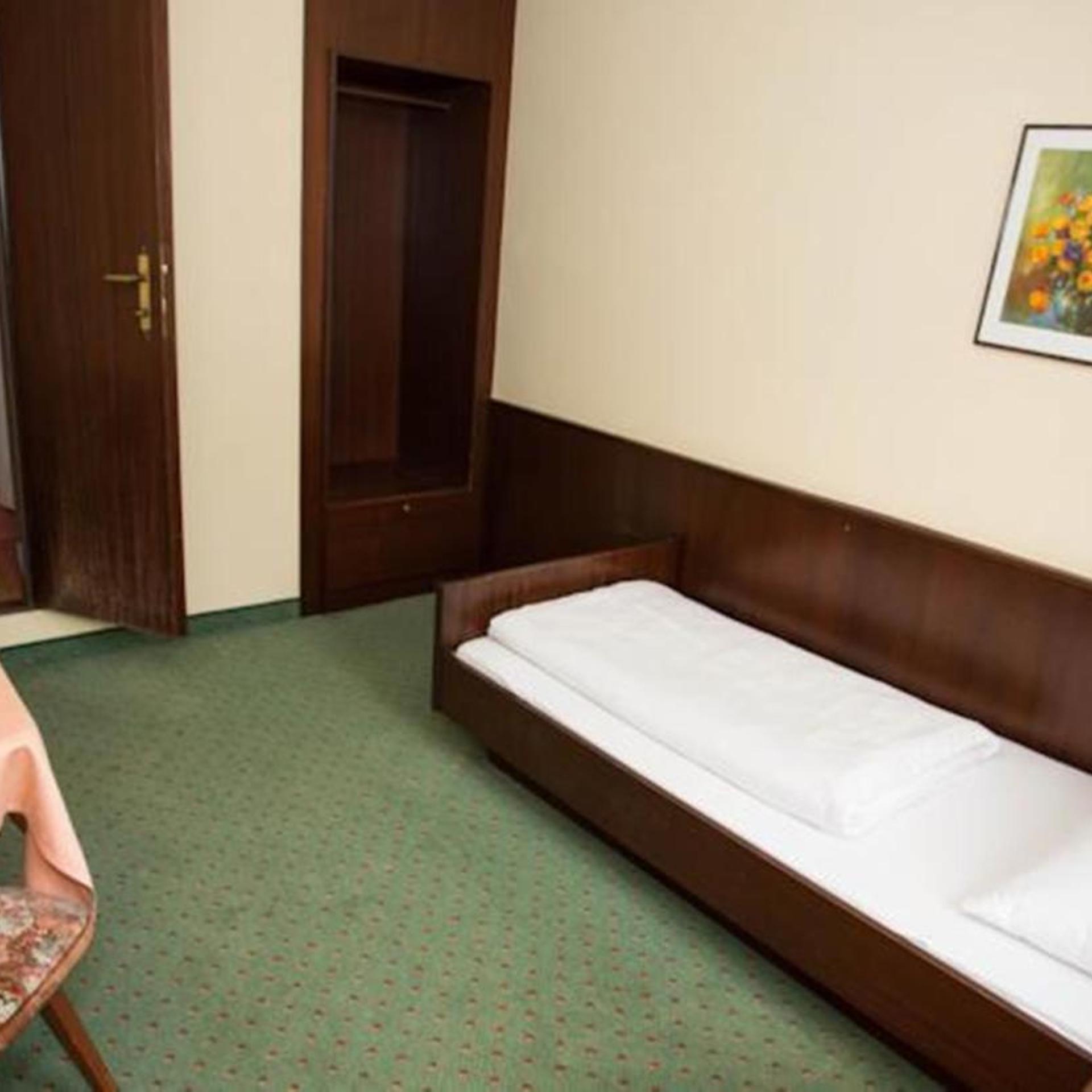 Hadrigan Hotel 24/69