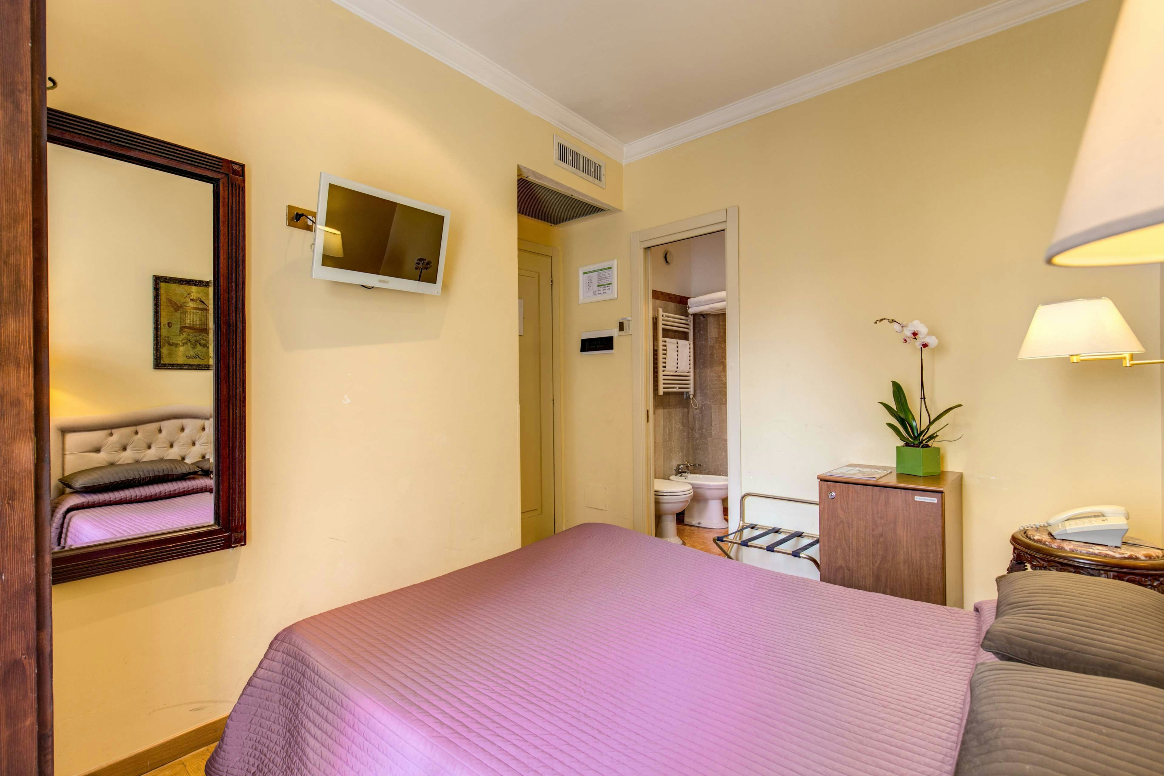 Hotel Cinquantatre 7/29