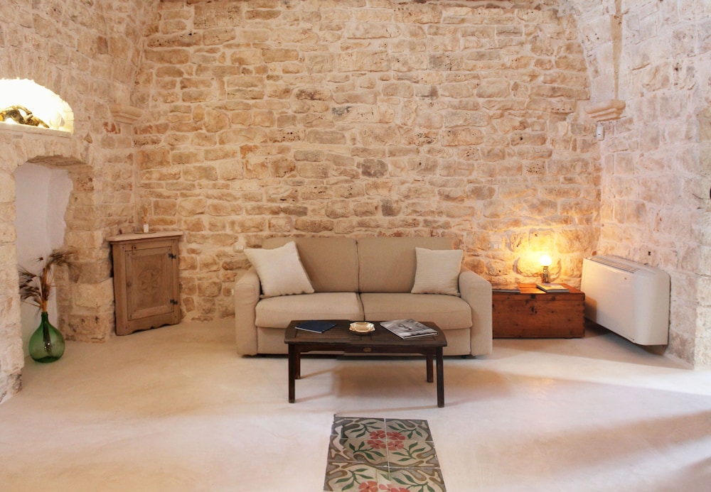 Palazzo Camarda 24/42