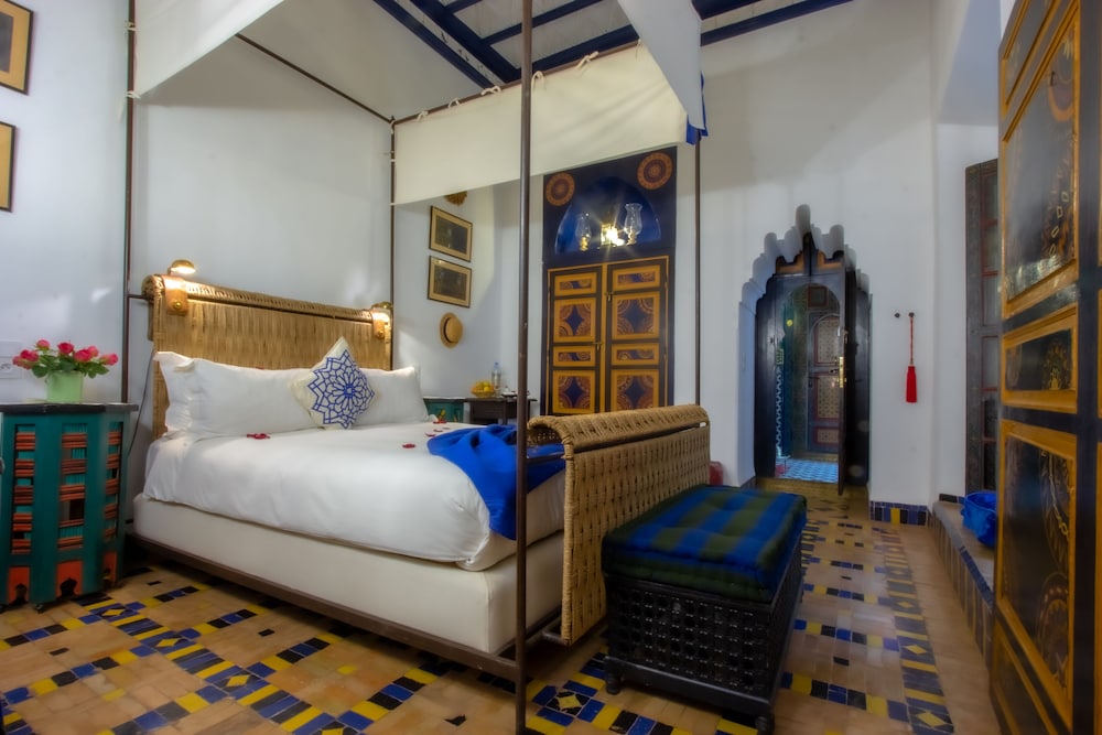 Riad Kaiss By Anika 11/70