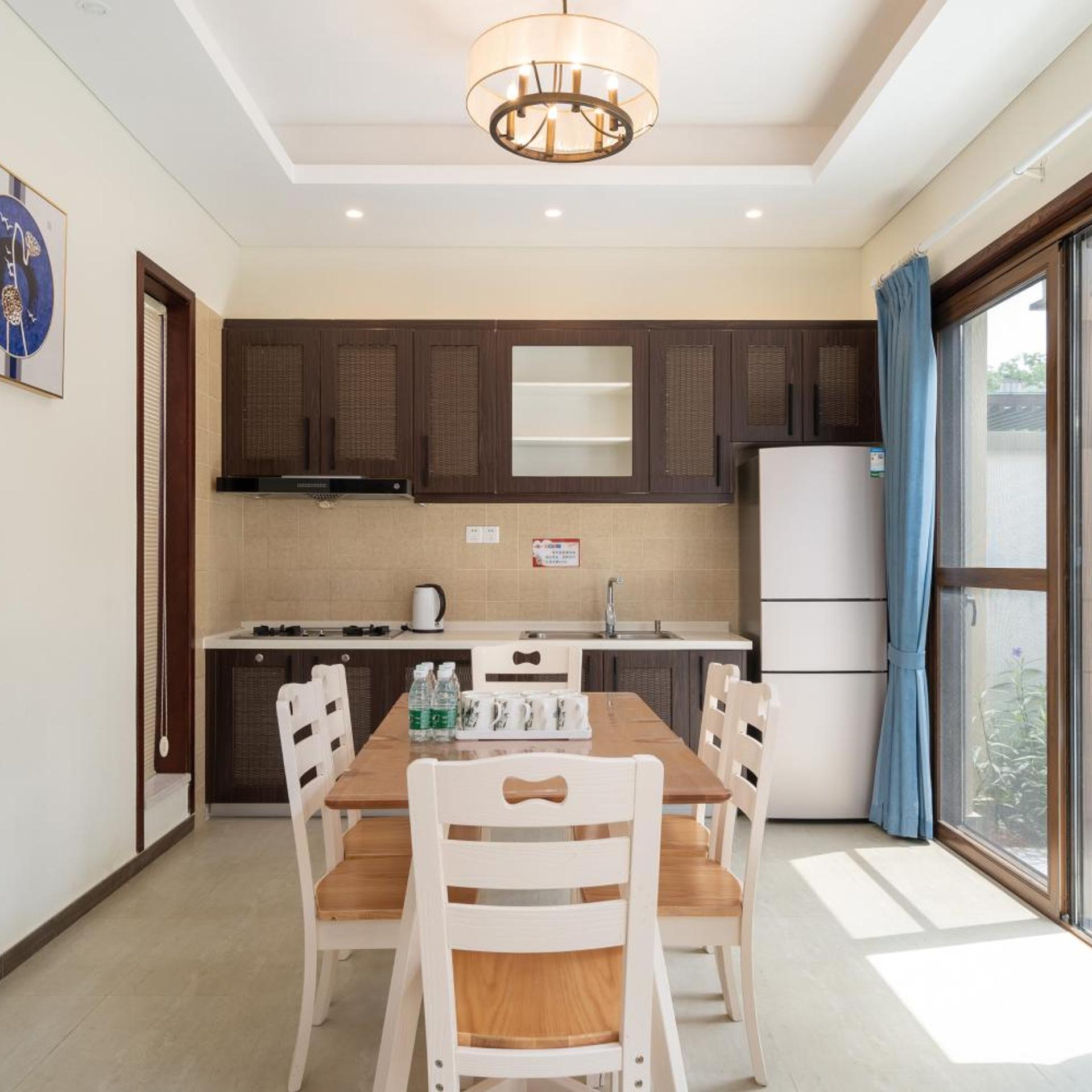 Yj Residence Poly Sanya 8/74