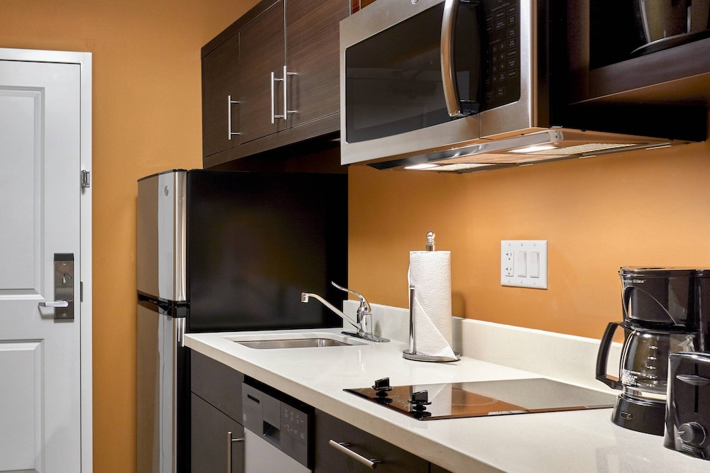 Hotel Towneplace Suites By Marriott Fort Mcmurray 16/27