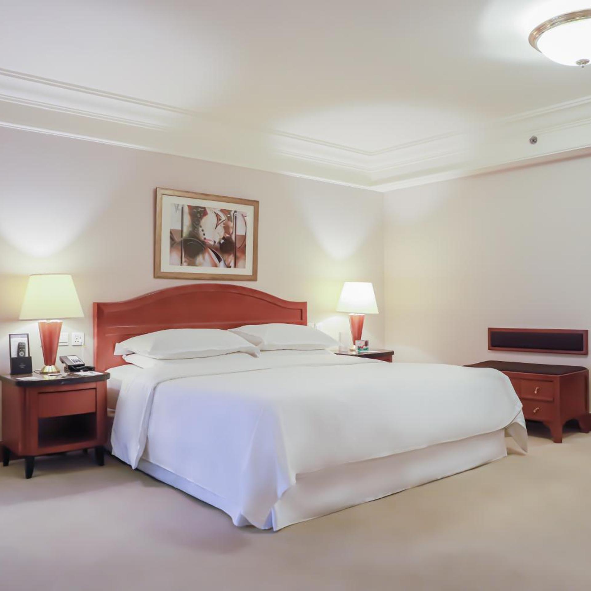 Executive, Suite, King Bed, Club Floor