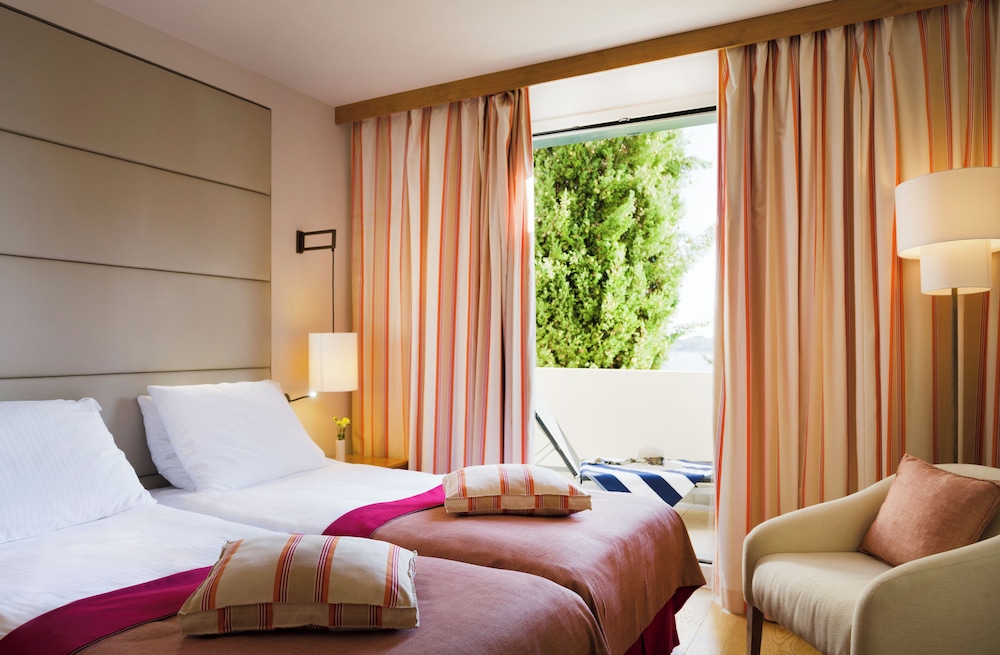 2 BEDROOMS, DELUXE, RESIDENCE, GARDEN VIEW