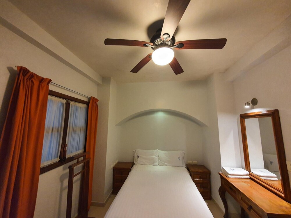 Hotel Puebla Plaza 37/50