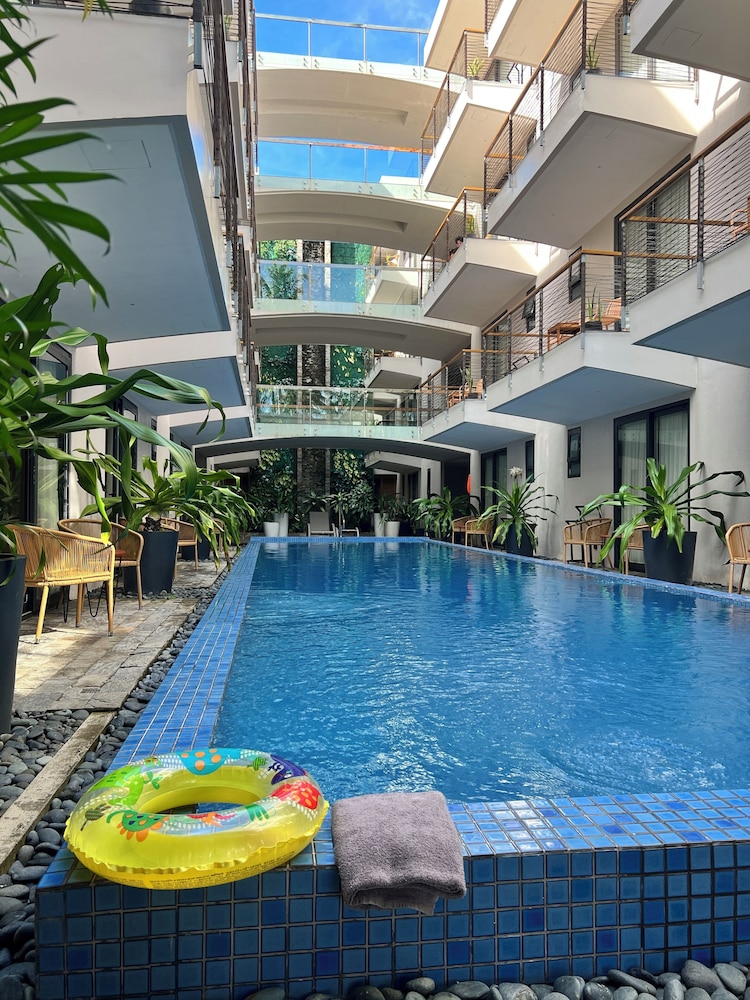 Banana Bay Boracay 57/63