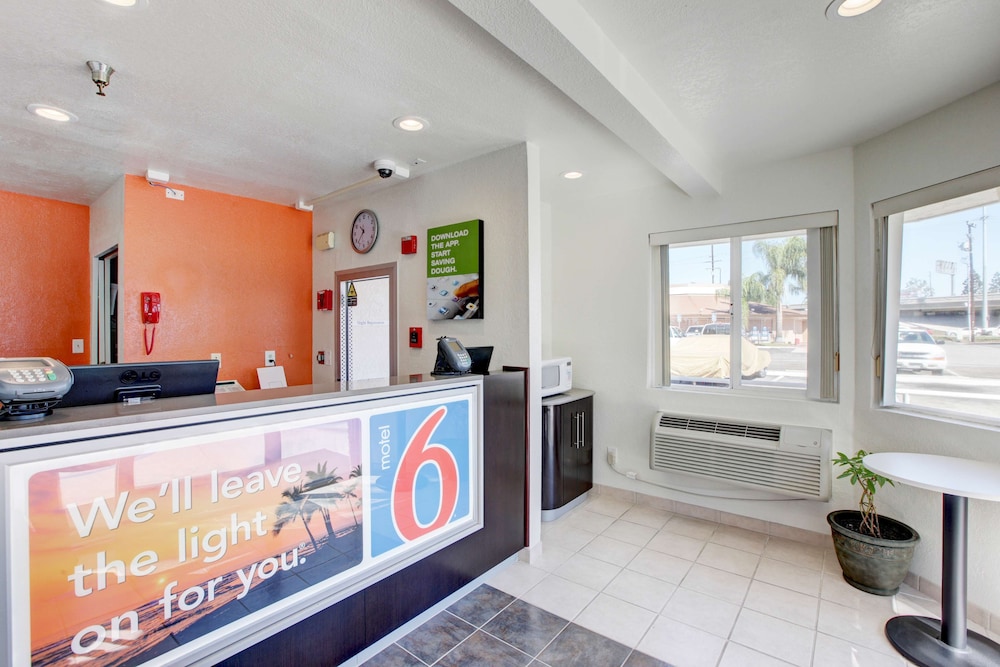 Motel6 Westminster, CA - North 8/60