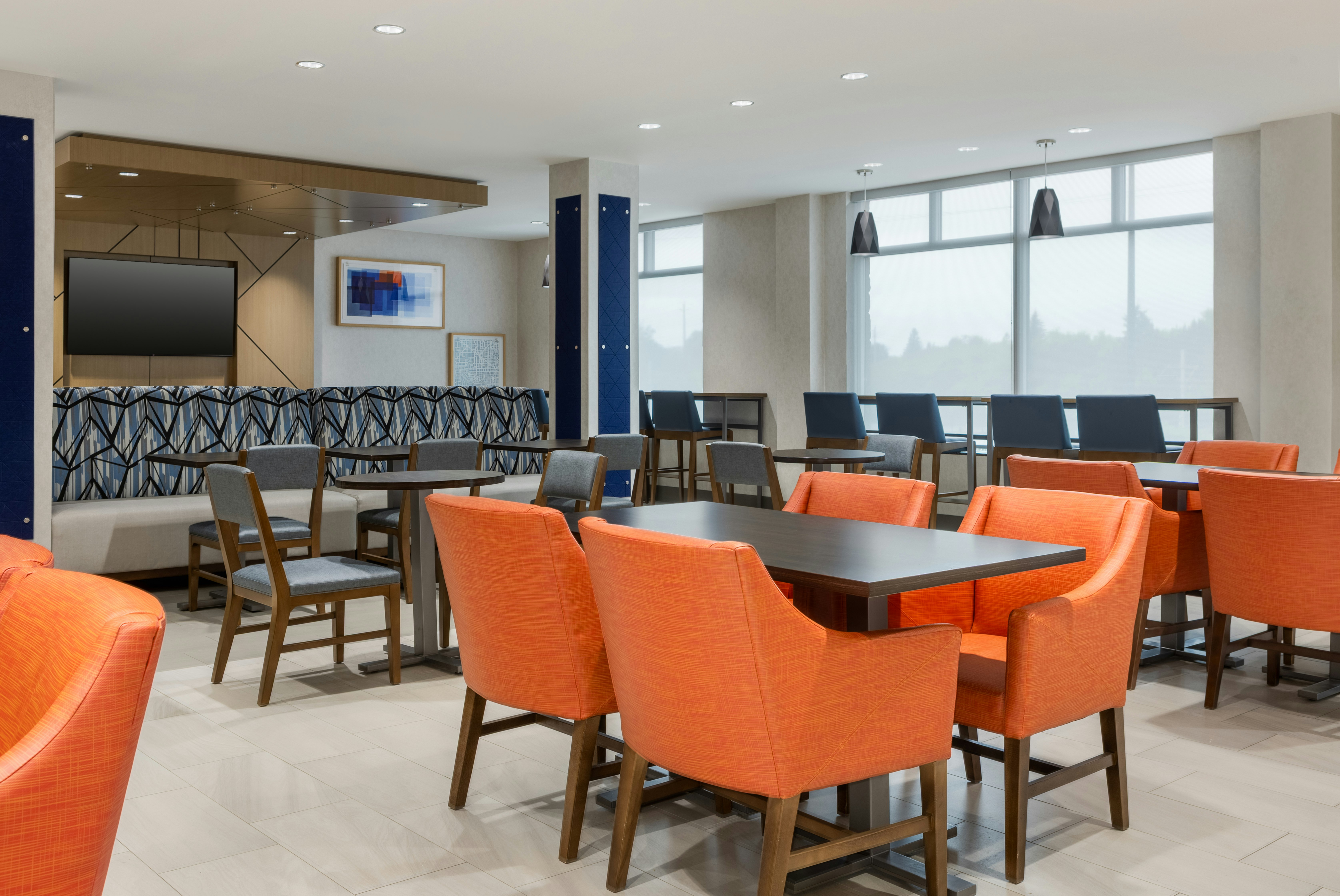 Holiday Inn Express And Suites Ottawa East Orleans 51/70