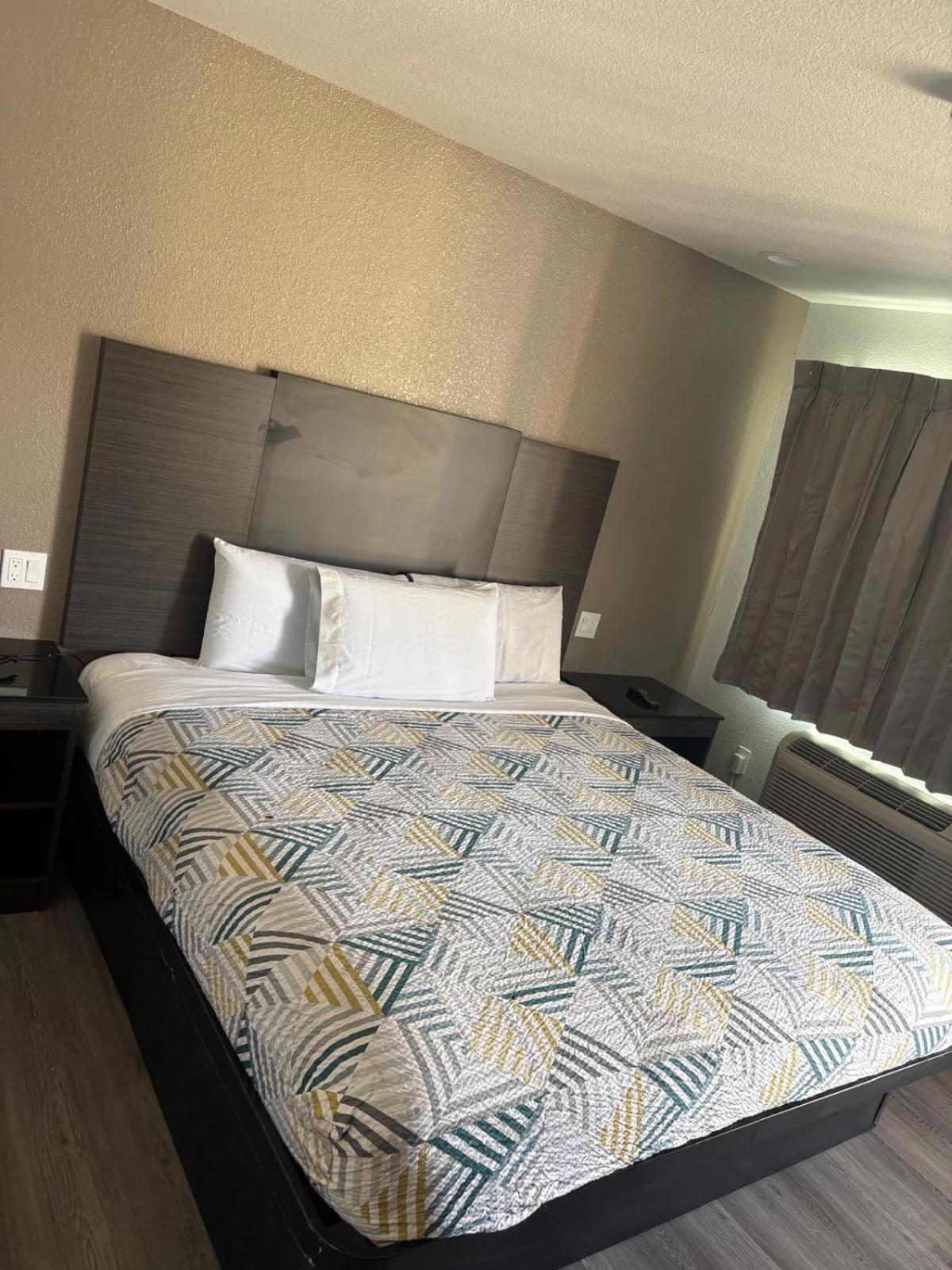 ROOM, DOUBLE BED, ACCESSIBLE